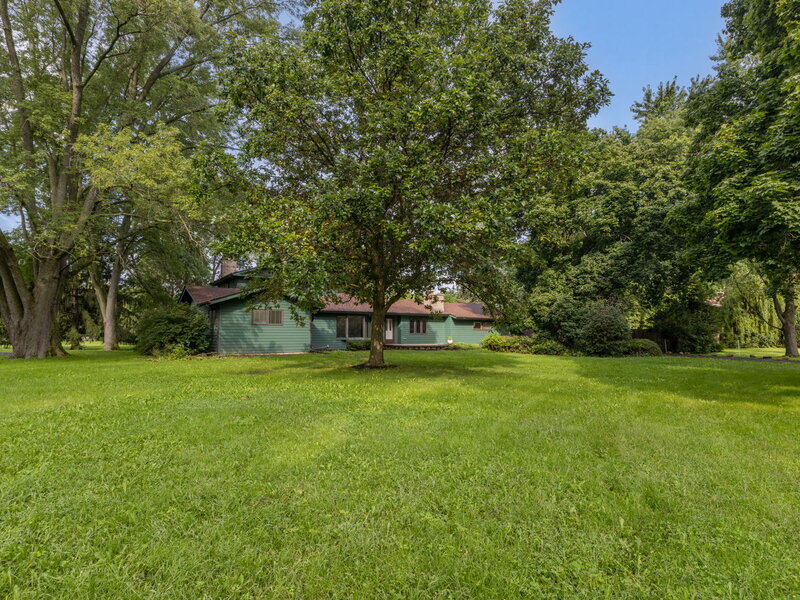 749 N Sharon Drive Woodstock IL 60098