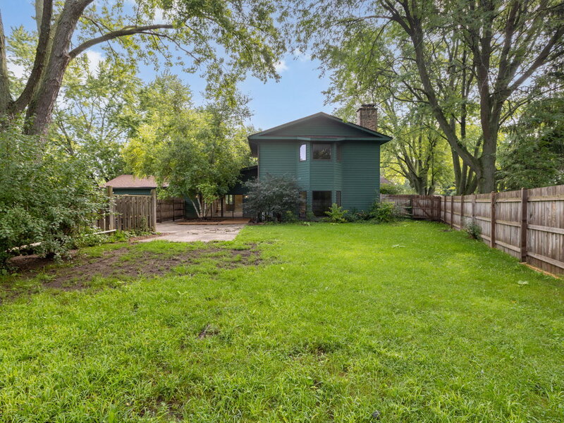 749 N Sharon Drive Woodstock IL 60098