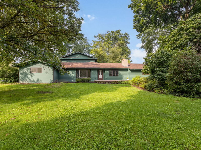 749 N Sharon Drive Woodstock IL 60098