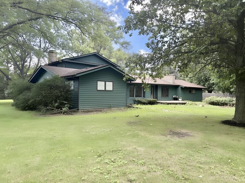 749 N Sharon Drive Woodstock IL 60098
