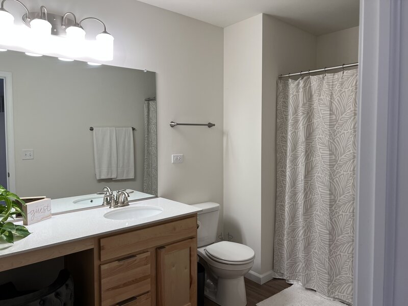 1017 Kessler Drive Mundelein IL 60060