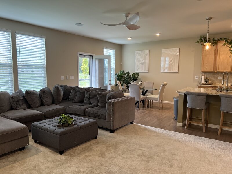 1017 Kessler Drive Mundelein IL 60060