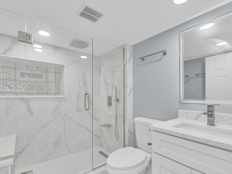 2539 W Morse Avenue Chicago IL 60645