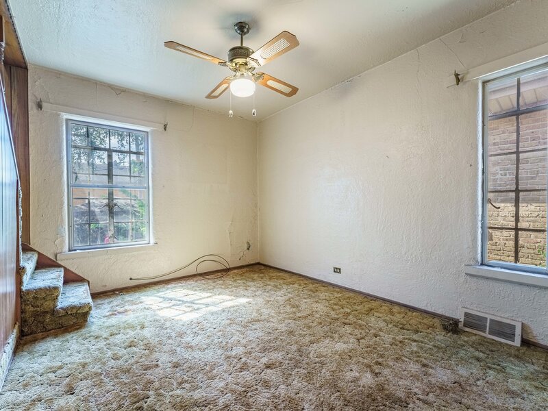 6731 W Albion Avenue Chicago IL 60631
