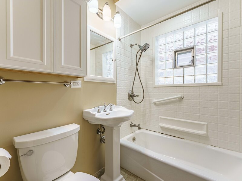 6731 W Albion Avenue Chicago IL 60631