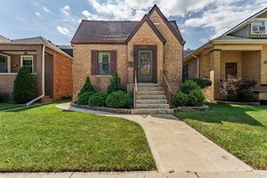 Photo of 6731 W Albion Avenue Chicago IL 60631