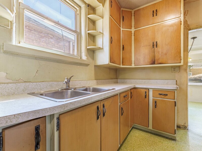 6731 W Albion Avenue Chicago IL 60631