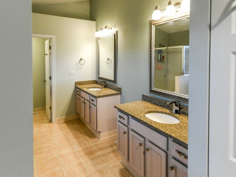 687 E Lenox Lane Palatine IL 60074