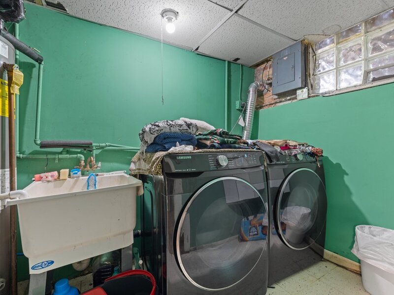 5242 W 63rd Place Chicago IL 60638