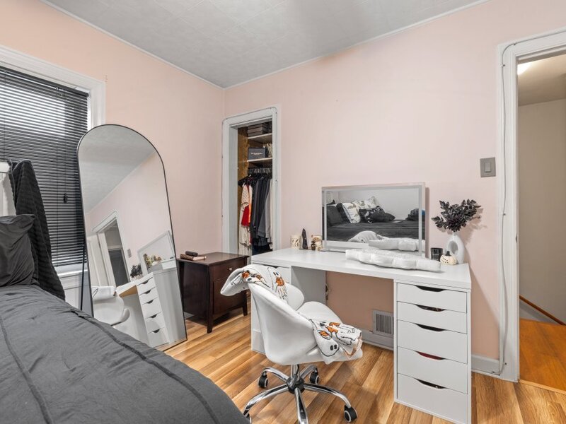 5242 W 63rd Place Chicago IL 60638