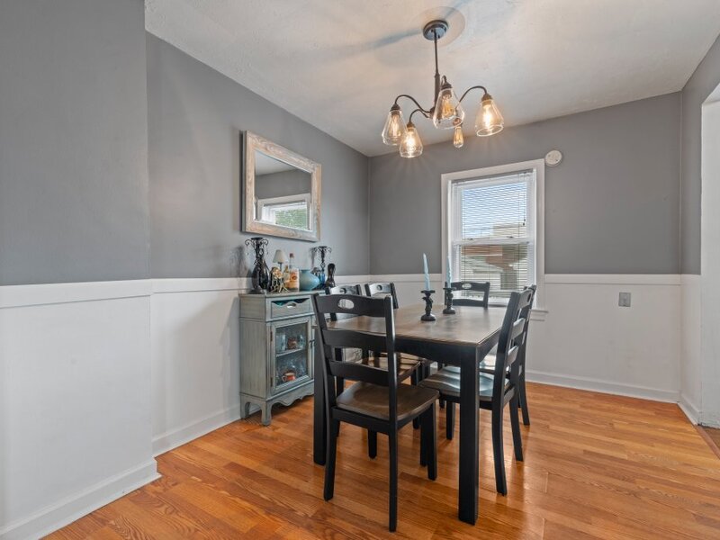 5242 W 63rd Place Chicago IL 60638
