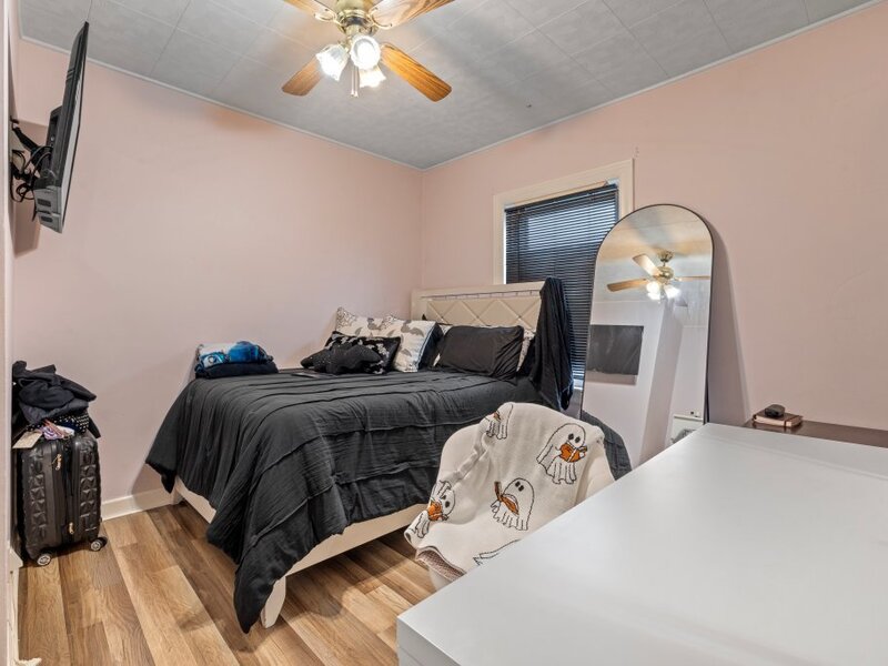 5242 W 63rd Place Chicago IL 60638