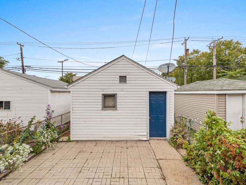 5242 W 63rd Place Chicago IL 60638
