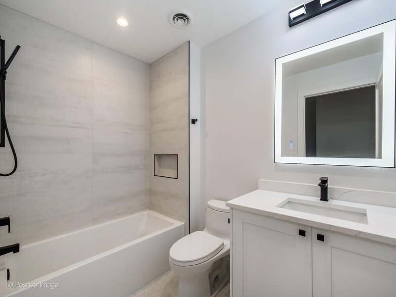 1345 W Grand Avenue Chicago IL 60642