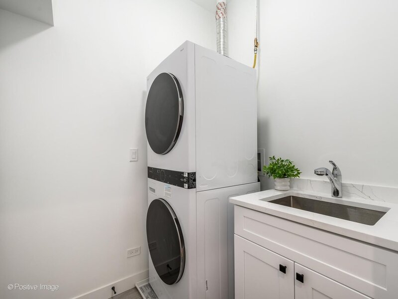 1345 W Grand Avenue Chicago IL 60642