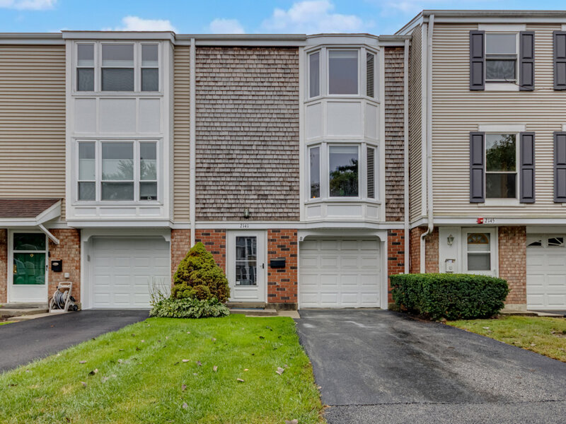 2141 Greystone Place Hoffman Estates IL 60169
