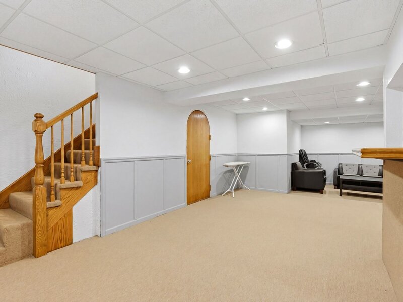 1038 S Hunt Club Drive Mount Prospect IL 60056