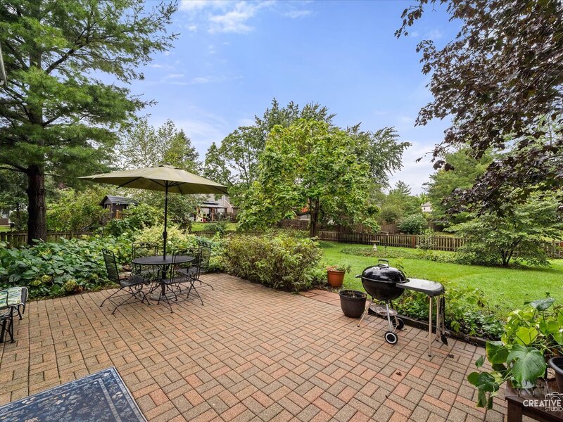 203 Parkside Lane Oswego IL 60543