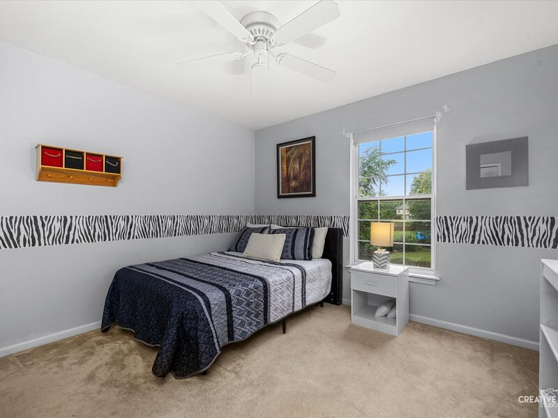 203 Parkside Lane Oswego IL 60543