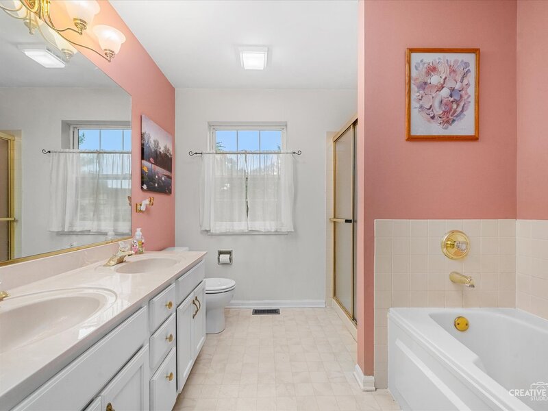 203 Parkside Lane Oswego IL 60543