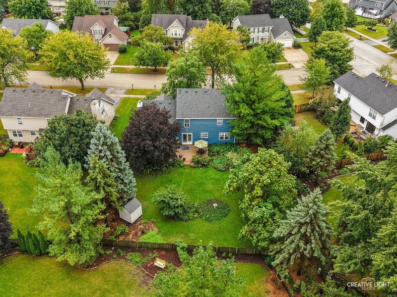 203 Parkside Lane Oswego IL 60543