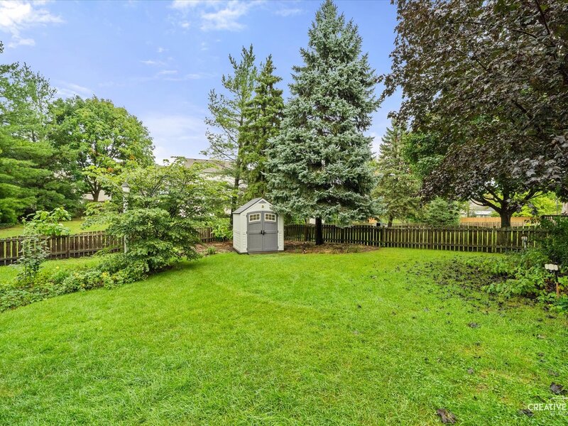 203 Parkside Lane Oswego IL 60543