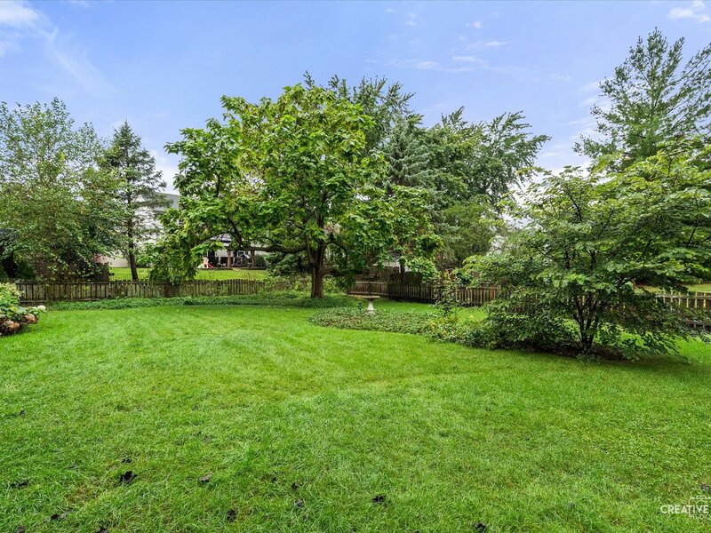203 Parkside Lane Oswego IL 60543
