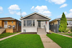 Photo of 7823 Moody Avenue Burbank IL 60459