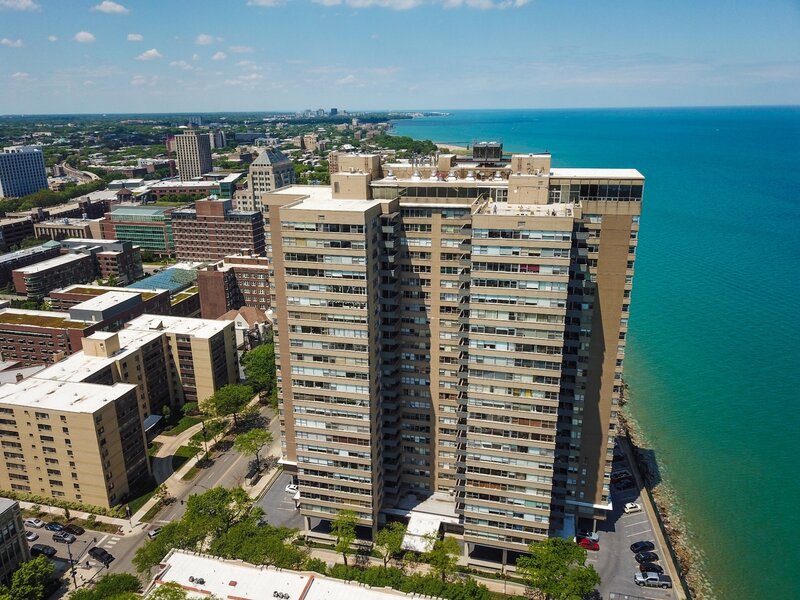 6301 N Sheridan Road Chicago IL 60660