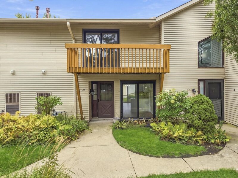 43 Constitution Court Vernon Hills IL 60061