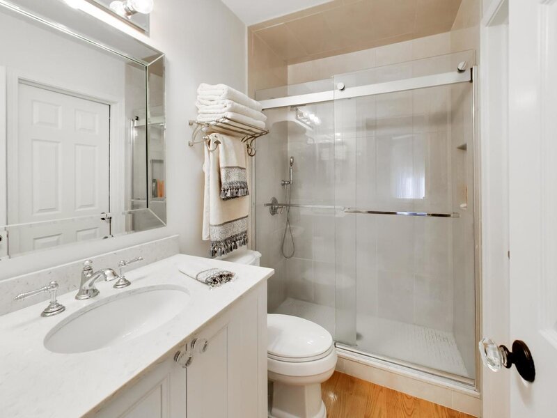 1865 Admiral Court Glenview IL 60026