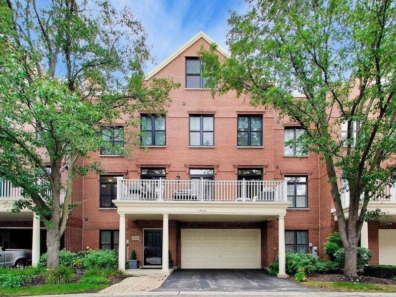 1865 Admiral Court Glenview IL 60026