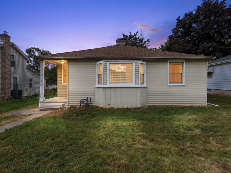939 N Sleight Street Naperville IL 60563