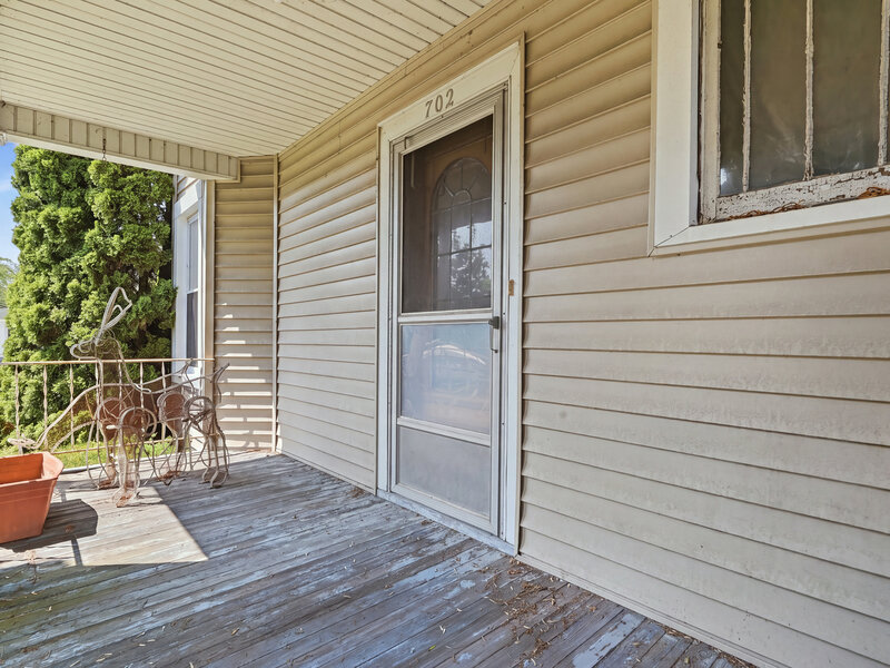 702 North Avenue Waukegan IL 60085