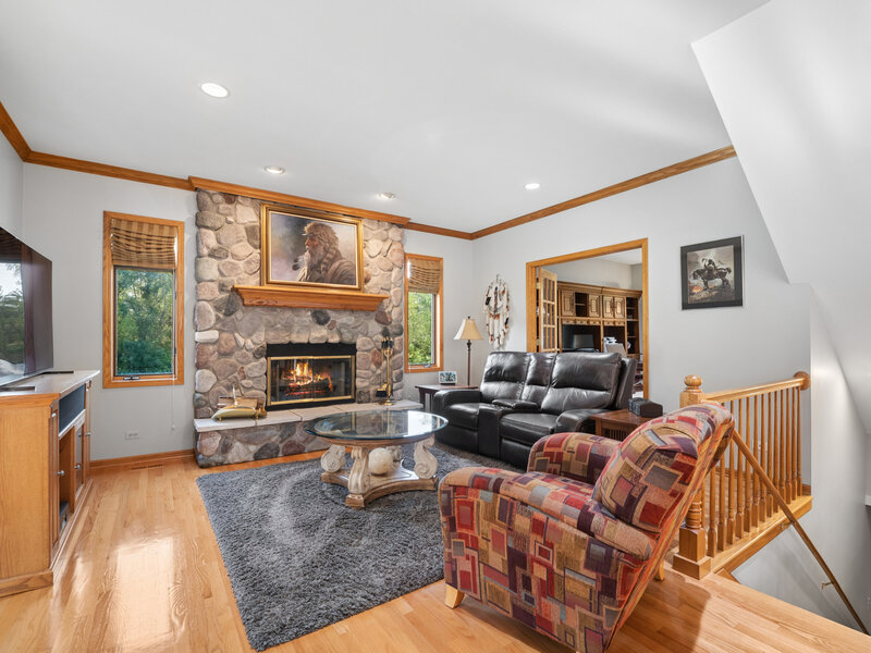 26165 N Greenbriar Court Lake Barrington IL 60084