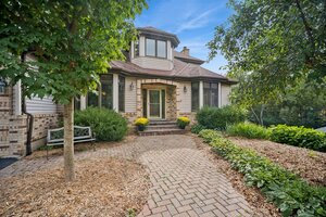 Photo of 26165 N Greenbriar Court Lake Barrington IL 60084
