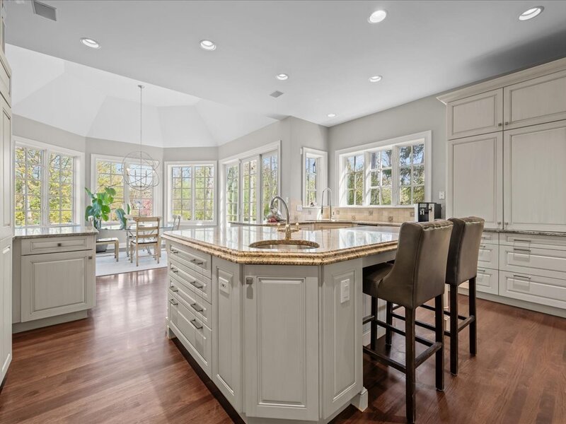 1970 Windridge Drive Lake Forest IL 60045