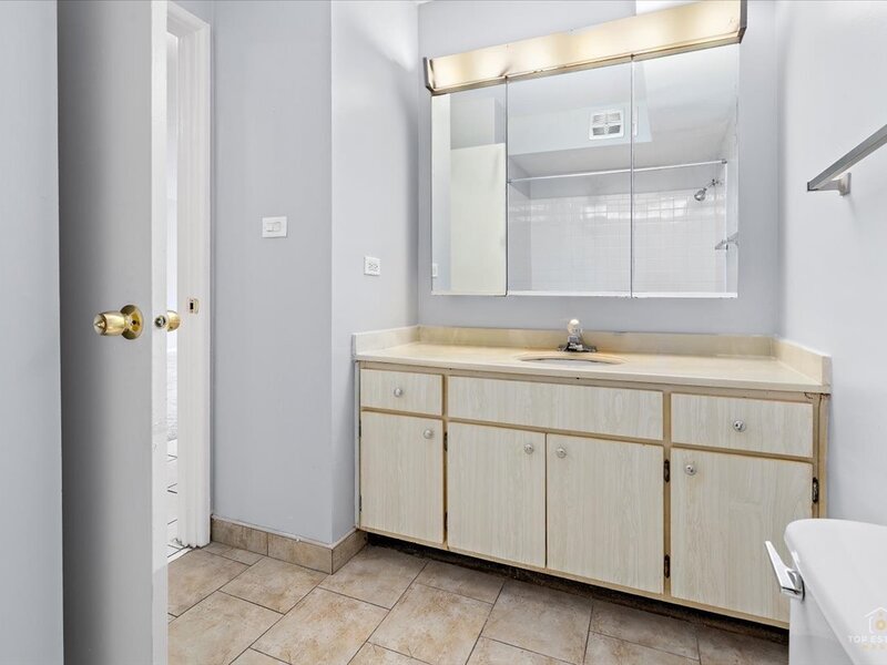 1500 Robin Circle Hoffman Estates IL 60169