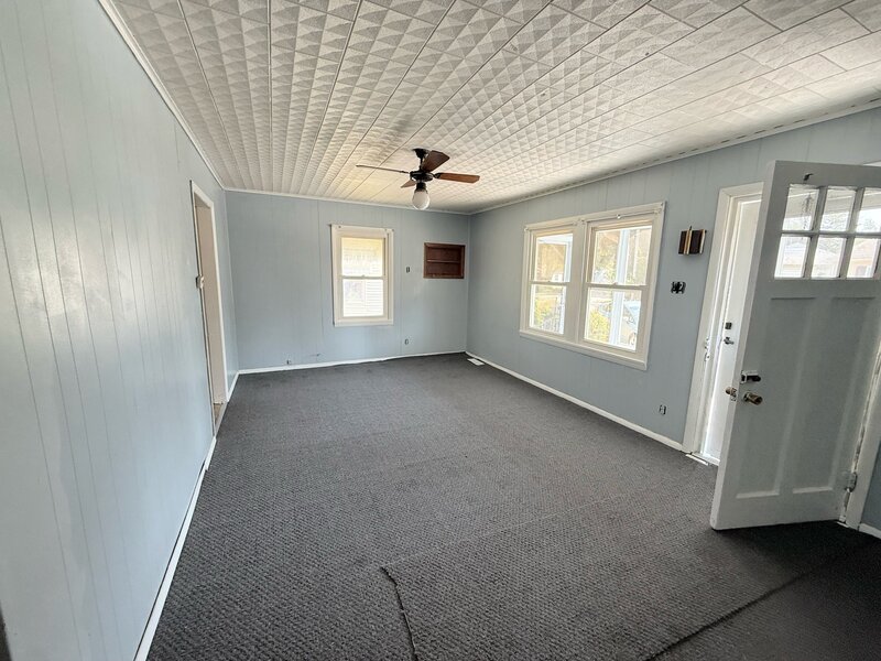 6 C Lane Herrin IL 62948