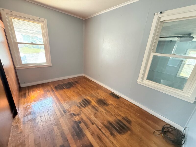 6 C Lane Herrin IL 62948