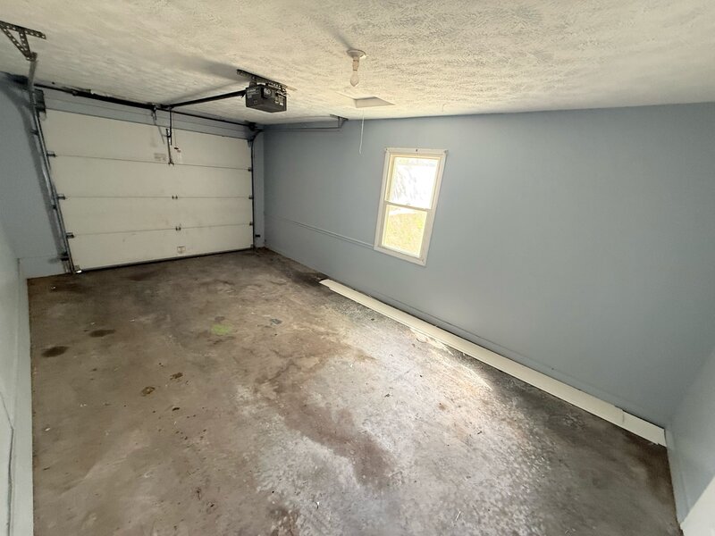 6 C Lane Herrin IL 62948