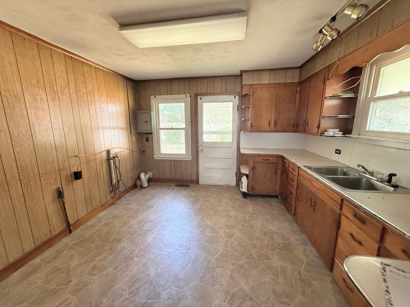 6 C Lane Herrin IL 62948