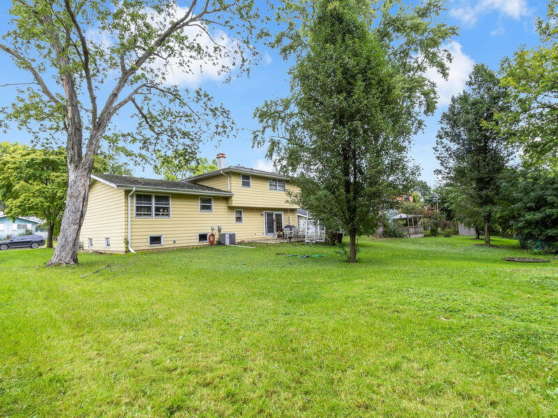 1177 Meadow Lane Elgin IL 60123