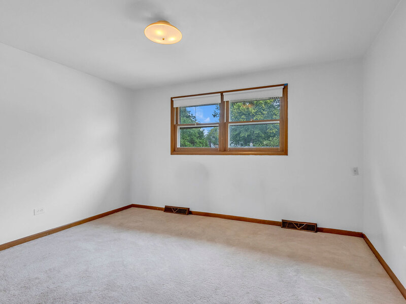 1177 Meadow Lane Elgin IL 60123
