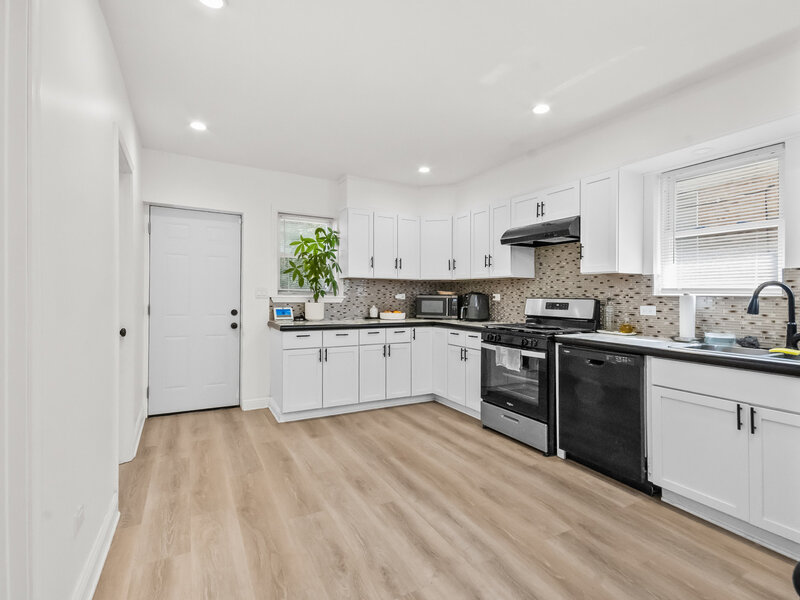 8915 S Racine Avenue Chicago IL 60620