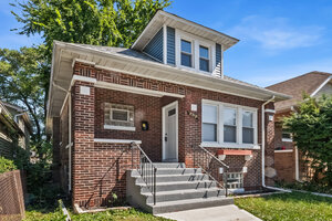 Photo of 8915 S Racine Avenue Chicago IL 60620