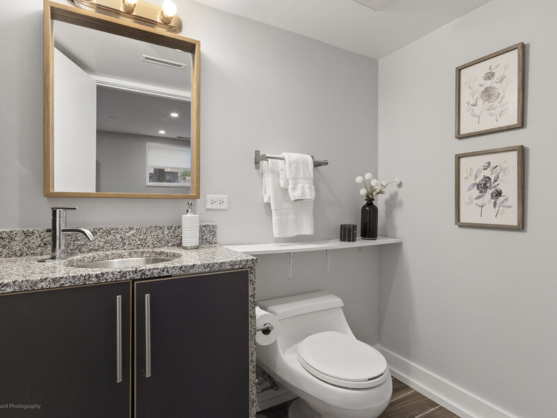 1625 W Ainslie Street Chicago IL 60640