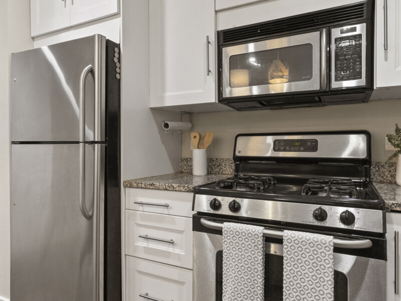 1625 W Ainslie Street Chicago IL 60640