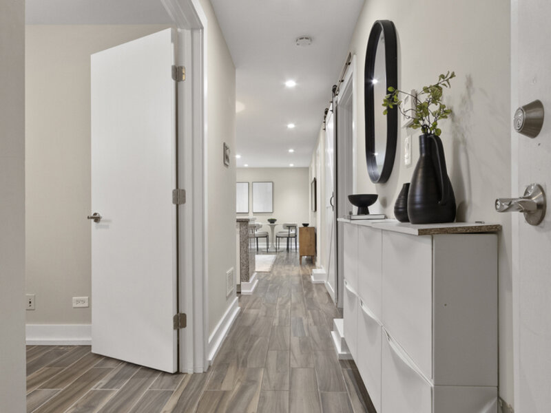 1625 W Ainslie Street Chicago IL 60640