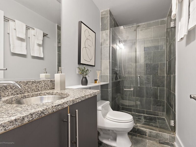1625 W Ainslie Street Chicago IL 60640